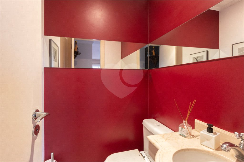 Apartamento à venda com 4 quartos, sendo 2 suítes,  em Alto de Pinheiros, São Paulo, SP