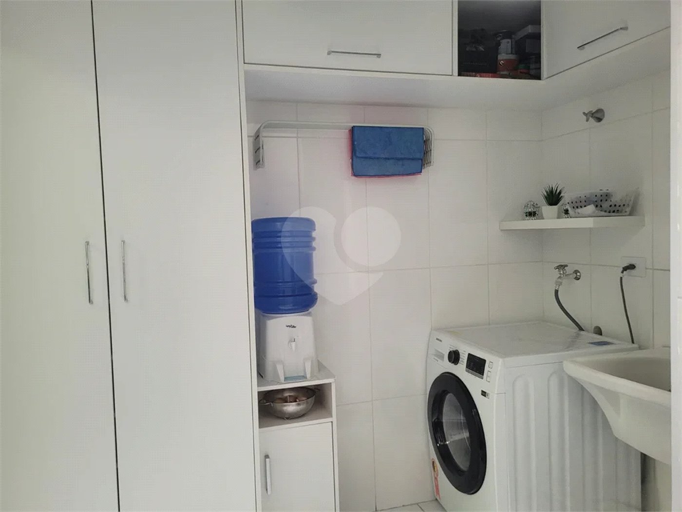 Casa à venda com 3 quartos, sendo 1 suíte, no condomínio Residencial Isabel, São Paulo - SP