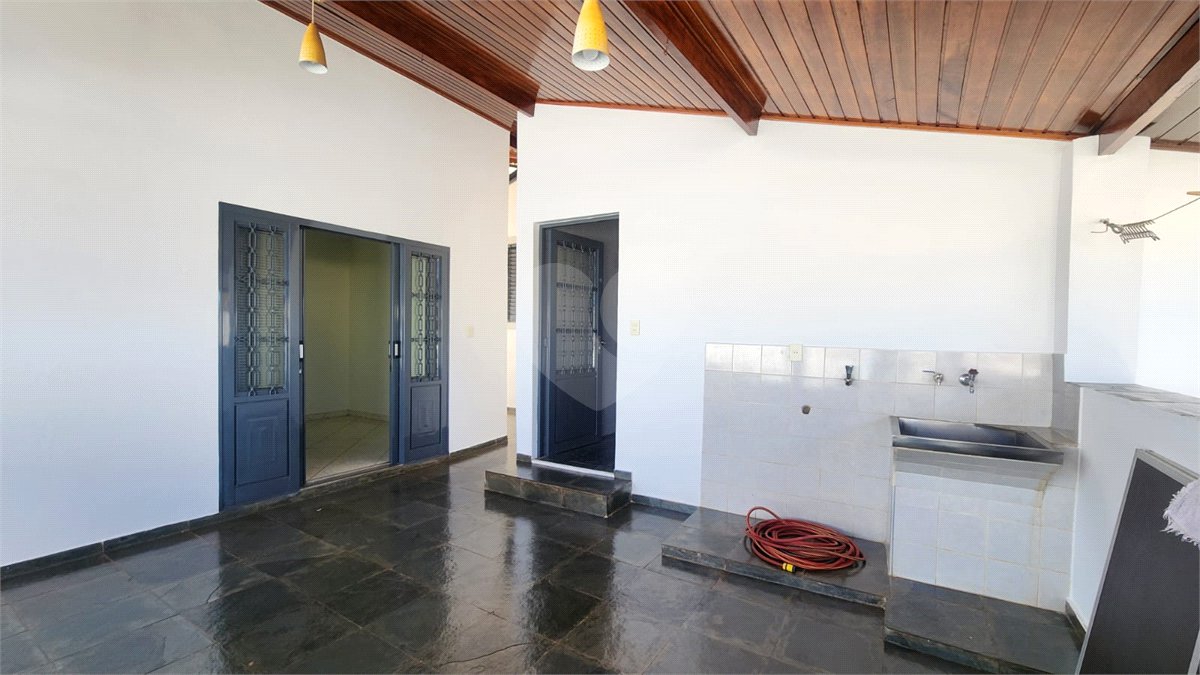 Casa à venda com 3 quartos em Vila Ramaciotti, Valinhos, SP