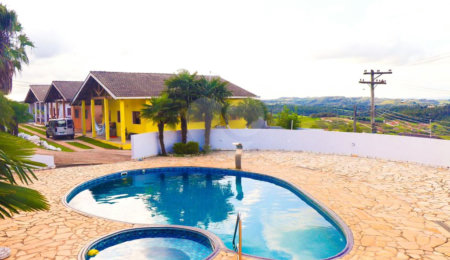 Casa à venda com 3 quartos, sendo 1 suíte,  no condomínio Conjunto Vila- Loteamento Vitória Régia, Atibaia - SP