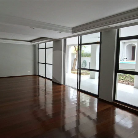 Casa à venda com 4 quartos, sendo 2 suítes,  em Jardim Marajoara, São Paulo, SP