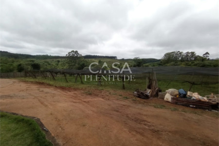 Sítio à venda com 2 quartos em Gramadão, São Miguel Arcanjo, SP