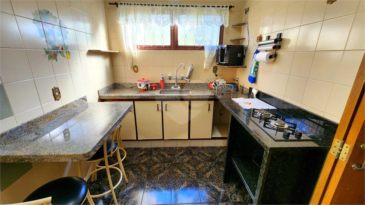 Casa à venda com 2 quartos no Centro, Araraquara, SP