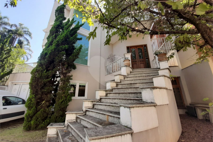 Casa à venda com 3 suítes no condomínio Chácara Francesa, São Paulo - SP