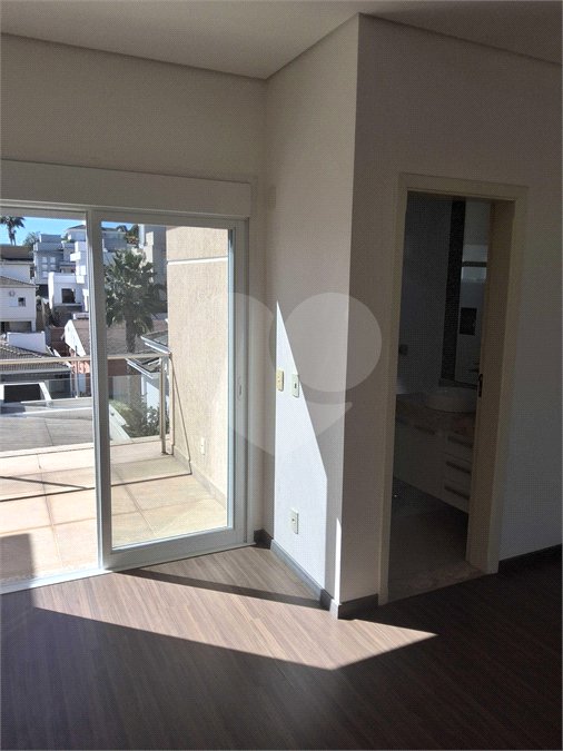 Casa à venda com 3 suítes no condomínio Portal do Jequitibá, Valinhos - SP