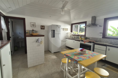 Casa em condomínio à venda com 4 quartos, sendo 3 suítes,  em Geribá, Armação dos Búzios, RJ