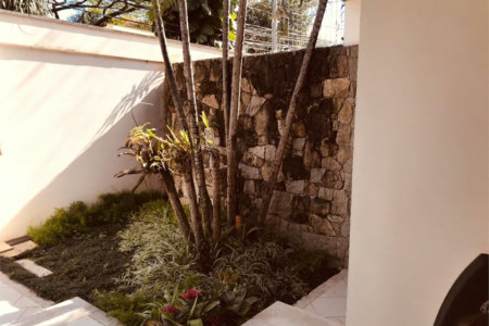 Casa à venda com 4 quartos, sendo 2 suítes, em Jardim das Vertentes, São Paulo, SP