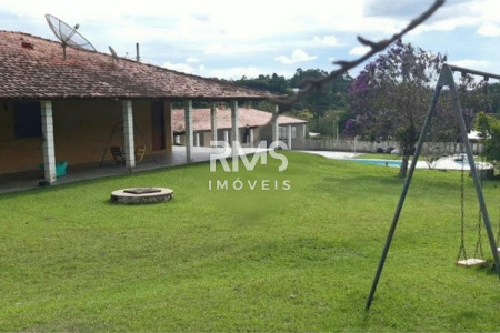 Chácara à venda com 3 quartos, sendo 1 suíte,  em Cristal, Mairinque, SP