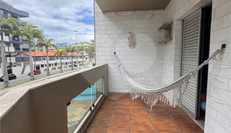 Apartamento à venda com 3 quartos, sendo 1 suíte,  em Vila Nova, Cabo Frio, RJ