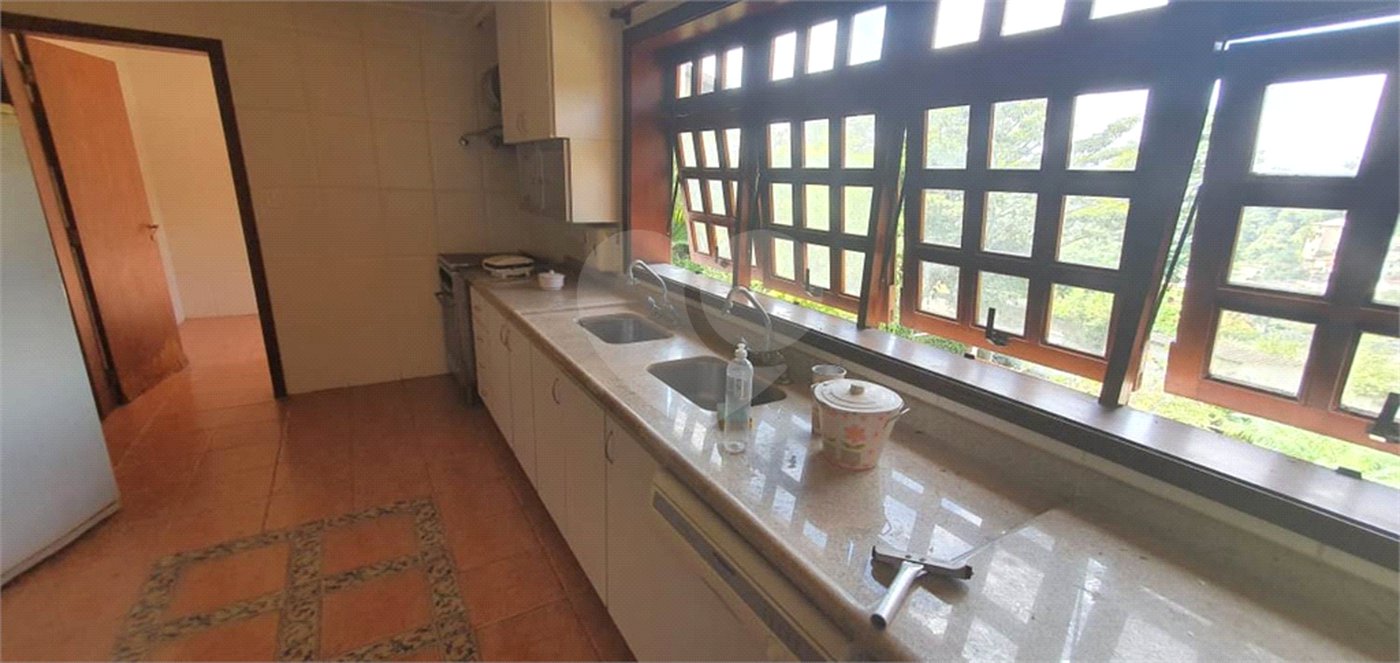 Sobrado à venda ou para alugar com 5 quartos, sendo 3 suítes,  em Tremembé, São Paulo, SP