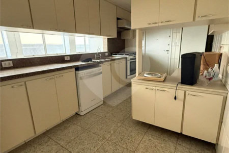 Triplex à venda ou para alugar com 3 suítes em Vila Suzana, São Paulo, SP
