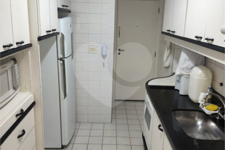 Apartamento à venda com 3 quartos, sendo 1 suíte, em Indianópolis, São Paulo, SP