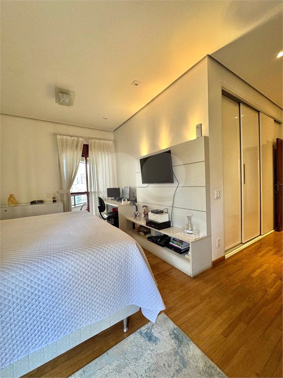 Apartamento à venda com 4 suítes em Vila Suzana, São Paulo, SP