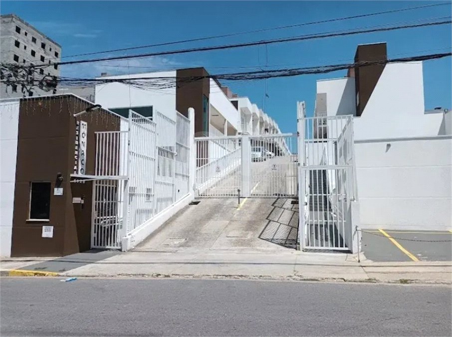 Casa à venda com 2 quartos no condomínio Residencial Monaco, Mogi das Cruzes - SP