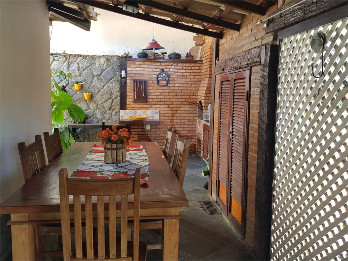 Casa em condomínio à venda com 3 quartos, sendo 2 suítes,  em Alto de Búzios, Armação dos Búzios, RJ