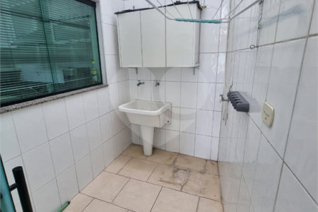 Casa à venda ou para alugar com 3 quartos, sendo 1 suíte,  em Bosque da Saúde, São Paulo, SP