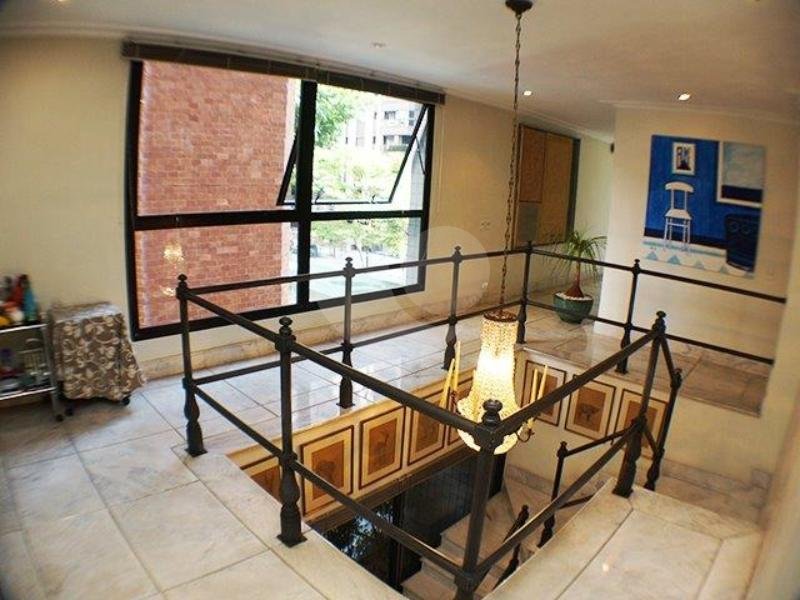 Apartamento à venda ou para alugar com 4 suítes em Moema, São Paulo, SP