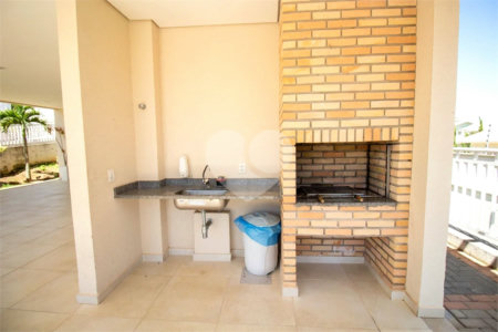 Casa à venda com 3 quartos, sendo 1 suíte, no condomínio Village Christian, São Roque - SP
