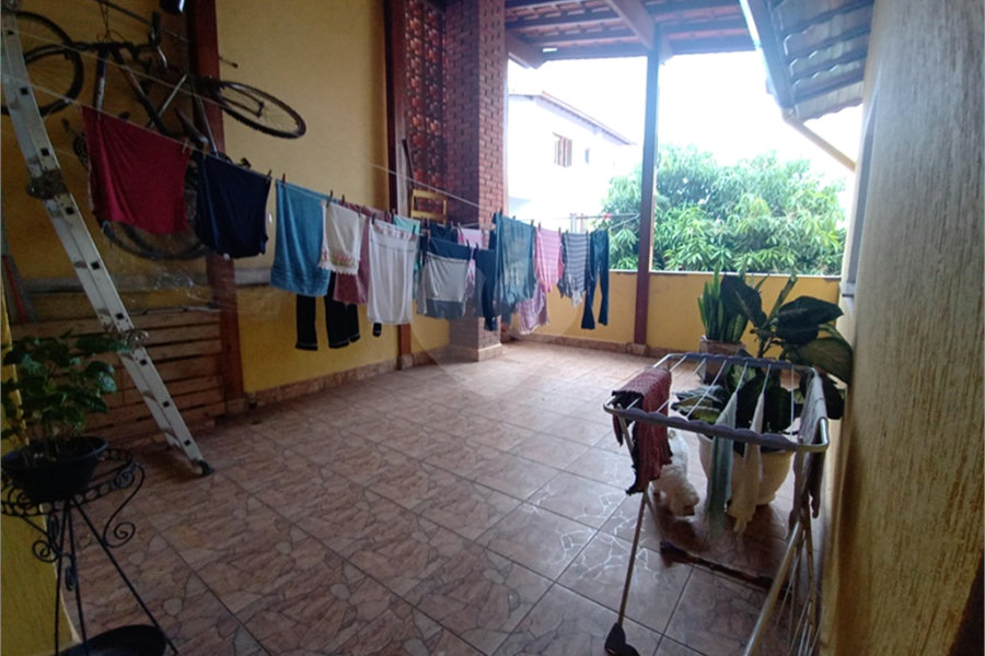 Sobrado à venda com 4 quartos, sendo 1 suíte, em Tremembé, São Paulo, SP