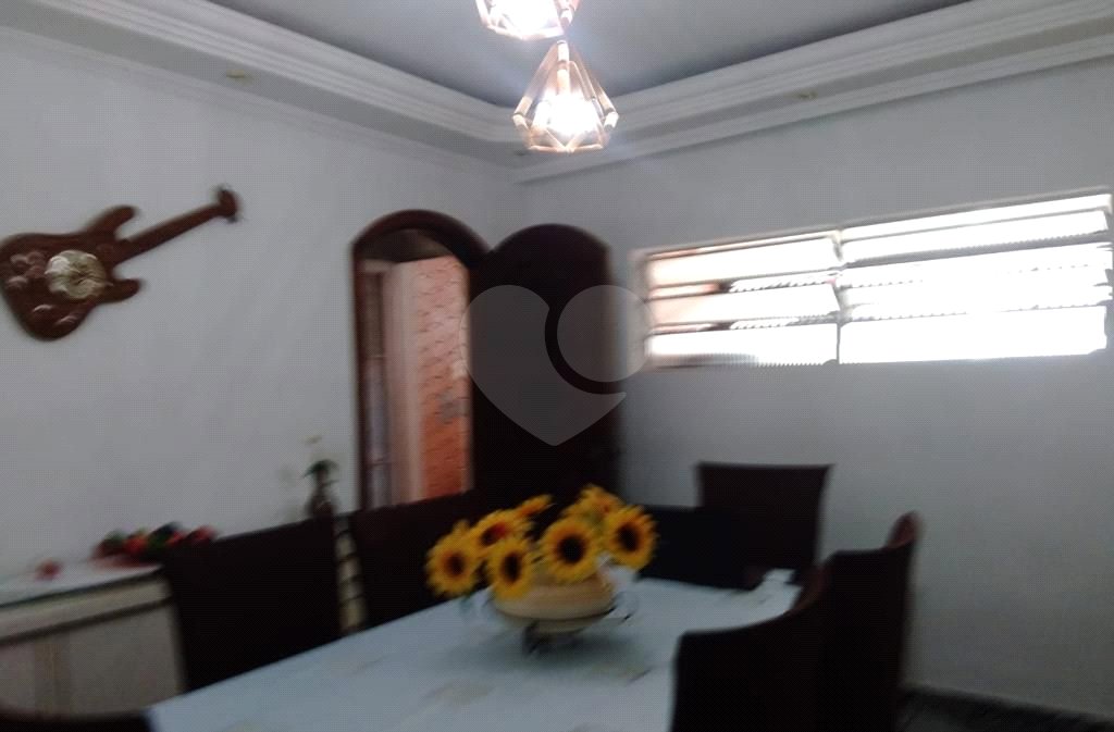 Casa à venda com 4 quartos, sendo 2 suítes, em Jardim Vila Galvão, Guarulhos, SP