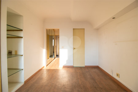 Apartamento à venda com 3 quartos, sendo 1 suíte, em Campo Belo, São Paulo, SP