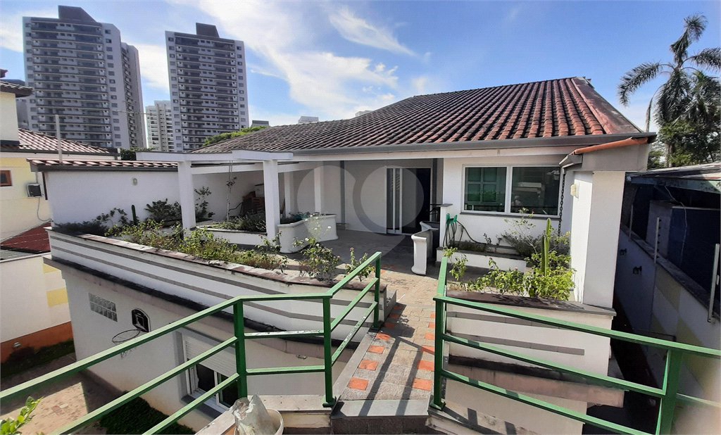 Casa à venda com 4 quartos, sendo 2 suítes, em Jardim Prudência, São Paulo, SP