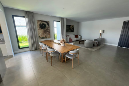 Casa à venda com 4 suítes no condomínio Villas do Golf, Itu - SP