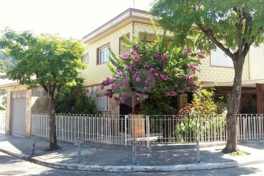 Sobrado à venda com 3 quartos, sendo 1 suíte, em Tremembé, São Paulo, SP