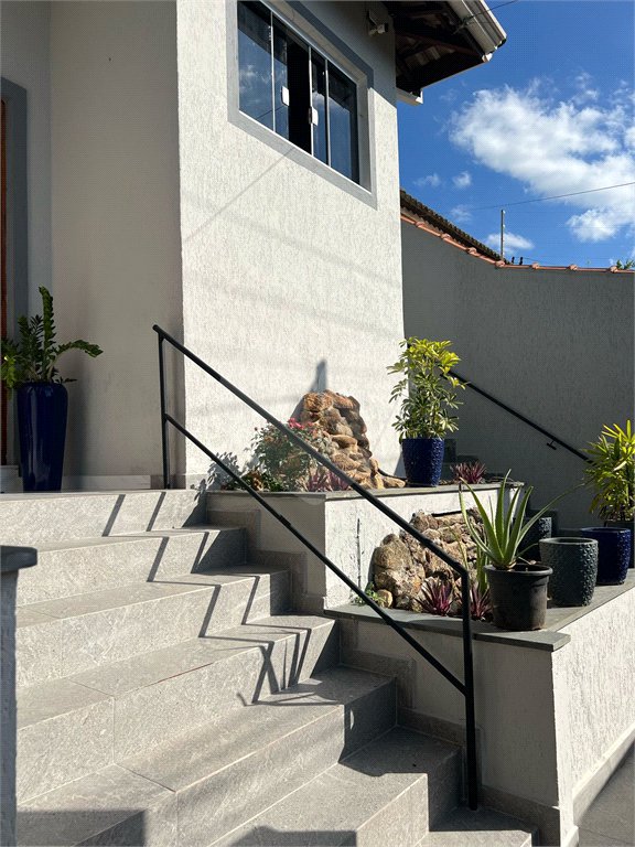 Casa à venda com 3 quartos, sendo 1 suíte, em Retiro das Fontes, Atibaia, SP