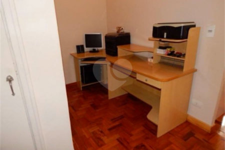 Apartamento à venda com 3 quartos, sendo 1 suíte,  em Aclimação, São Paulo, SP