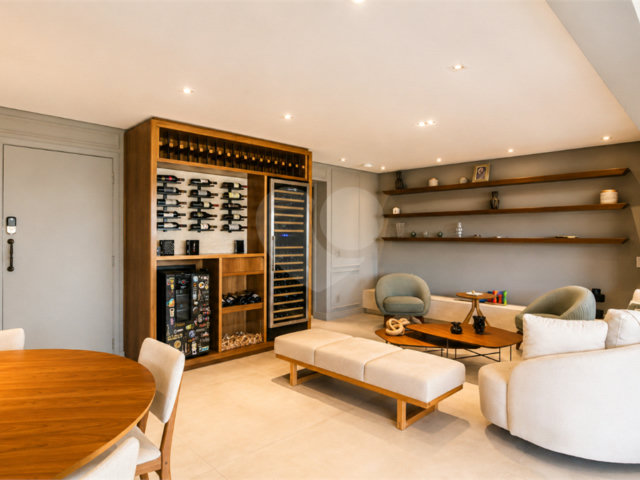 Apartamento à venda com 3 suítes em Granja Julieta, São Paulo, SP
