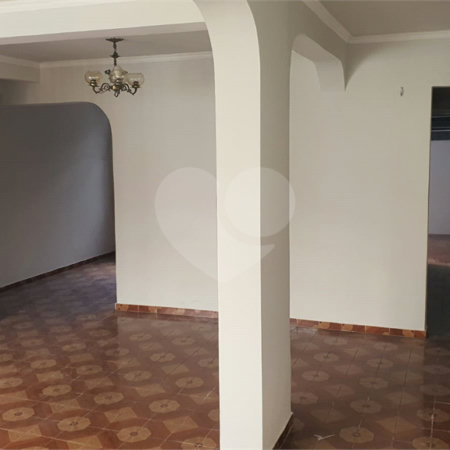 Sobrado à venda com 3 quartos em Vila Nilo, São Paulo, SP