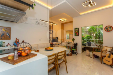 Apartamento à venda com 2 quartos, sendo 1 suíte,  em Cambuci, São Paulo, SP