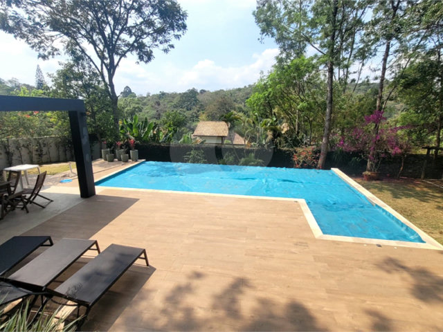 Casa à venda ou para alugar com 4 quartos, sendo 2 suítes,  no condomínio Cantareira, Mairiporã - SP