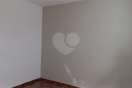 Sobrado à venda com 4 quartos, sendo 1 suíte, em Vila Vitório Mazzei, São Paulo, SP