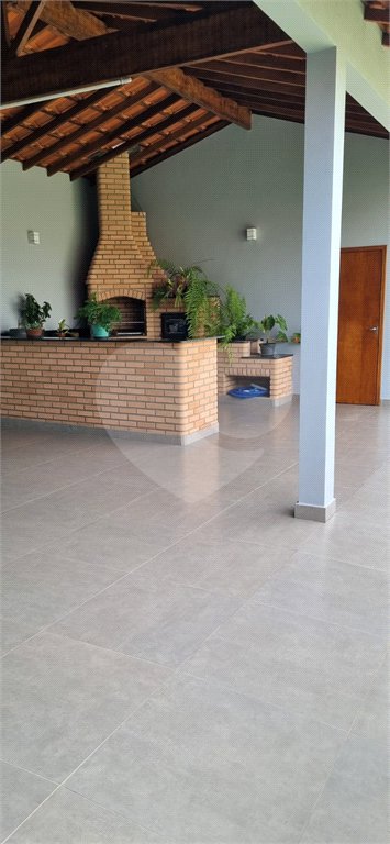 Casa à venda com 3 suítes no condomínio Residencial dos Lagos, Itupeva - SP