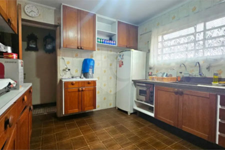 Casa de Vila à venda com 4 quartos, sendo 2 suítes, em Sumarezinho, São Paulo, SP