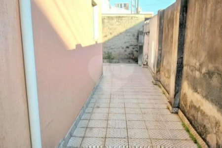Sobrado espaçoso de esquina no bairro da Mooca!