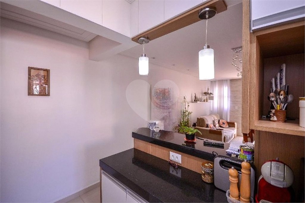 Oportunidade Apartamento mobiliado á venda na saude com 60m² com 2 dorm e 2 vaga. Aceita e estuda Permuta ( sujeito a avaliação).
