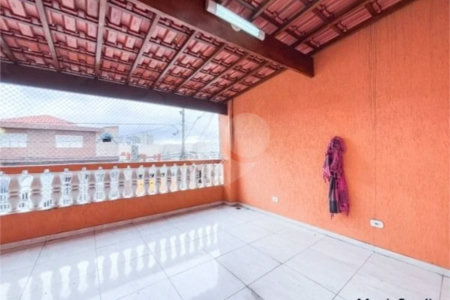 Casa com 150m², 5 dormitórios, sendo 1 suíte, 2 vagas de garagem, à venda na Vila Matilde.