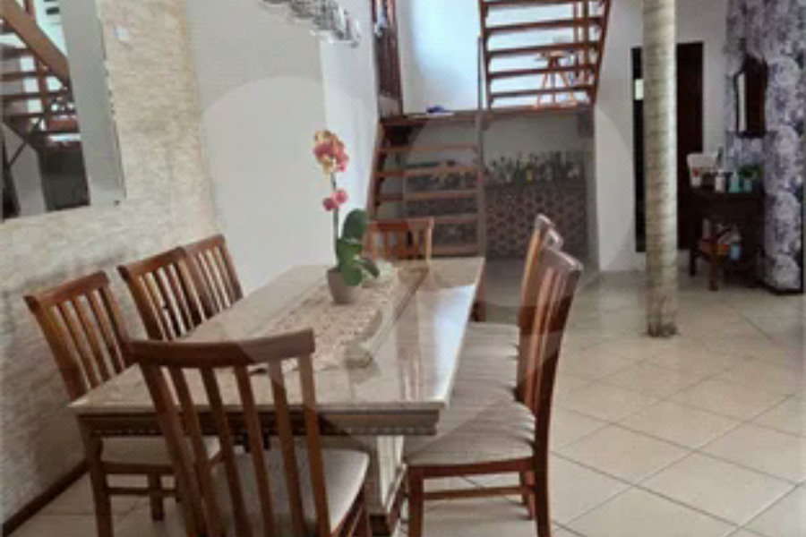 Sobrado à venda com 5 quartos, sendo 3 suítes, em Roseira, Mairiporã, SP