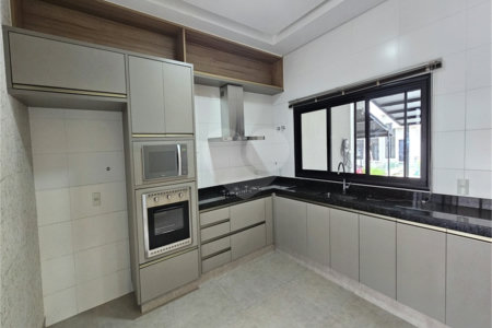 Casa à venda com 3 quartos, sendo 1 suíte, no condomínio Mantova, Indaiatuba - SP