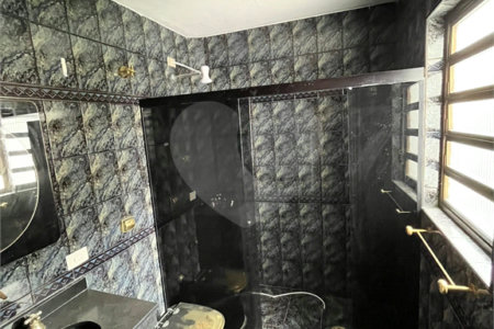 Sobrado à venda com 3 quartos em Vila Nivi, São Paulo, SP