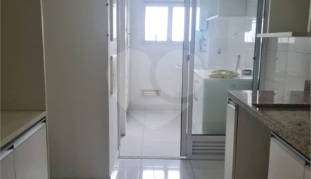 Apartamento à venda com 2 quartos, sendo 1 suíte, em Parque Reboucas, São Paulo, SP