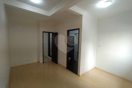 Casa à venda com 10 quartos, sendo 1 suíte, em Santa Teresinha, São Paulo, SP