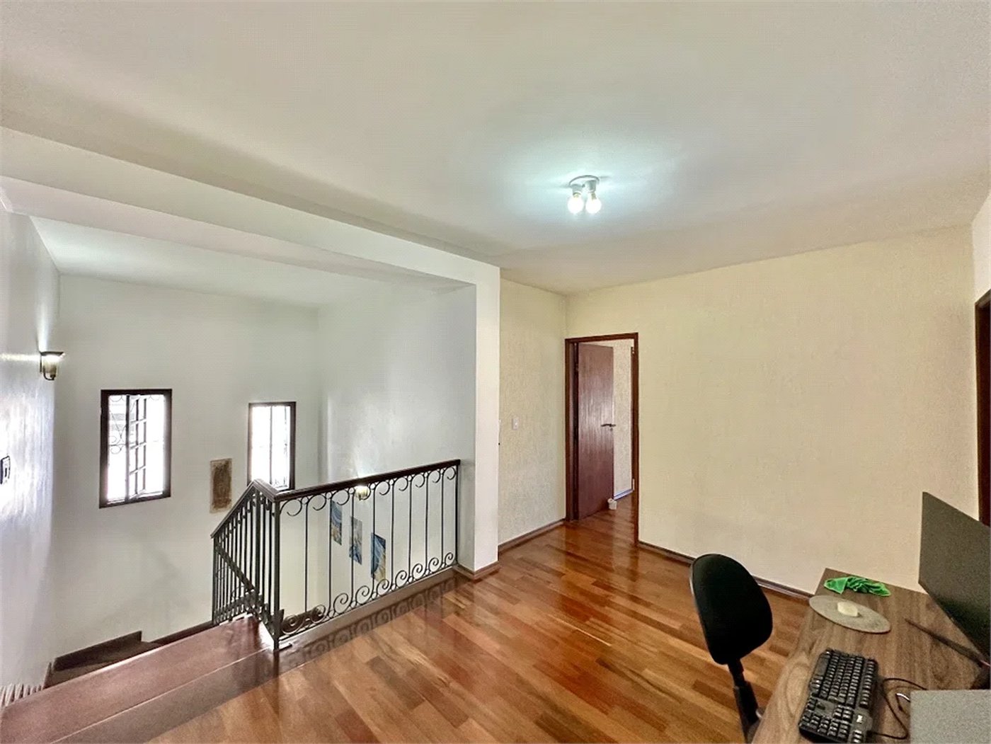 Casa à venda com 5 quartos, sendo 4 suítes, em Parque dos Príncipes, São Paulo, SP