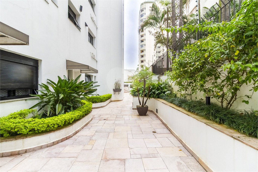 Apartamento à venda com 4 quartos, sendo 1 suíte, em Indianópolis, São Paulo, SP