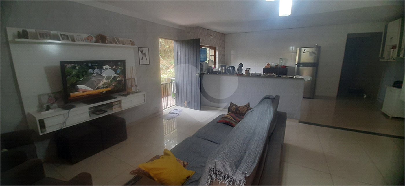 Sobrado à venda com 3 quartos, sendo 1 suíte, em Serra da Cantareira, Mairiporã, SP