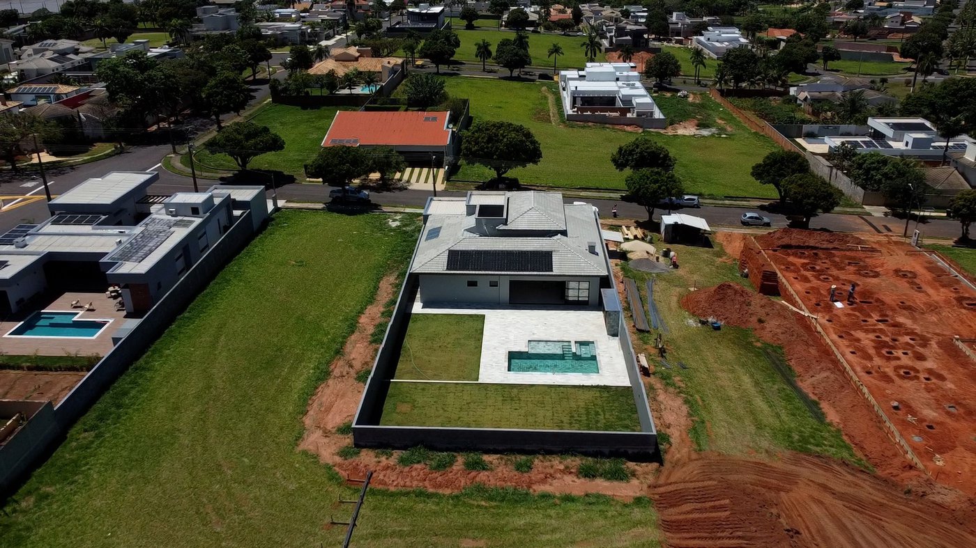 Casa à venda com 4 suítes no condomínio Gramado Park Residencial, Álvares Machado - SP