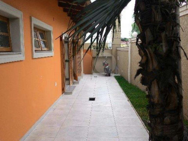 Casa à venda com 3 suítes em Vila Paiva, São Paulo, SP
